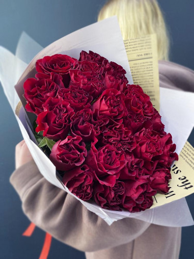 Букет из 25 пионовидных роз Hearts