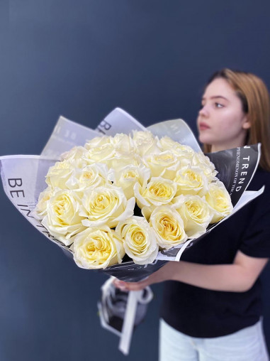 Букет из 25 пионовидных роз Candlelight