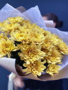 Букет из 5 карамельных хризантем