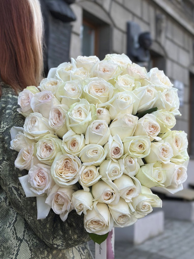 WHITE OHARA